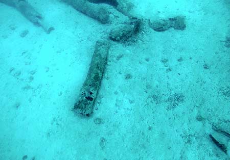 ocean bottom wreck debri in palau during bentprop expidition